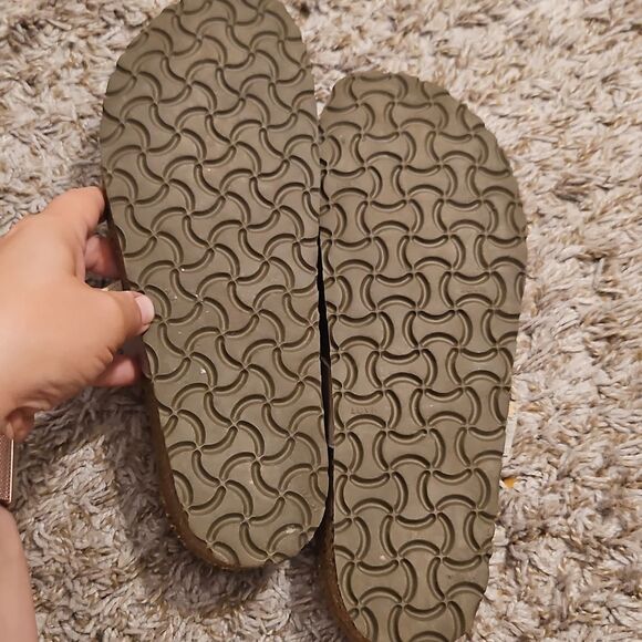 Naot Metallic Leather Sandals Size 41 | Rhinestone Detail | Comfort Footbed - Picture 7 of 7